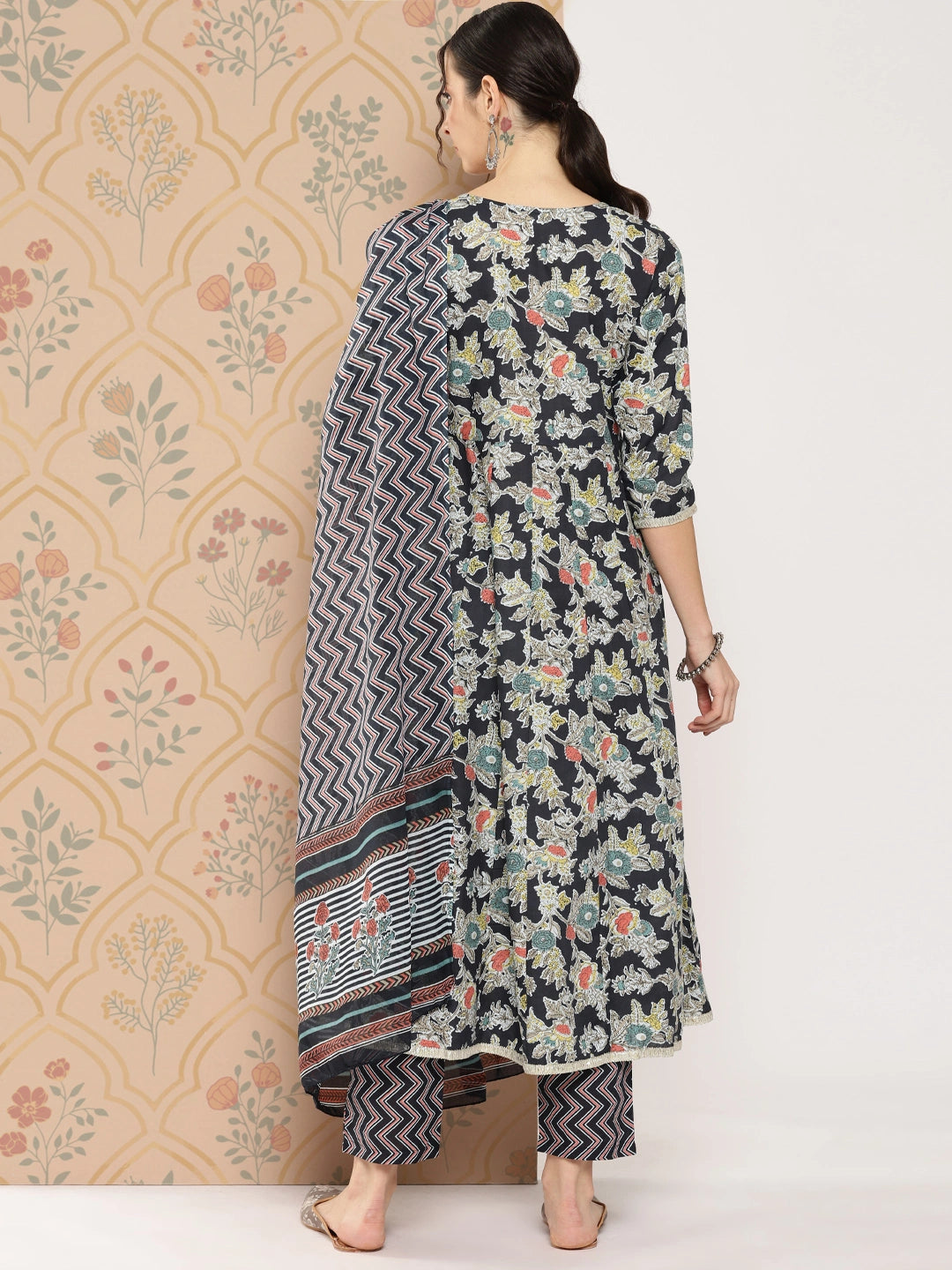 Women Floral Printed Regular Pure Cotton Kurta with Trousers & With Dupatta-Yufta Store-1207SKDBKS
