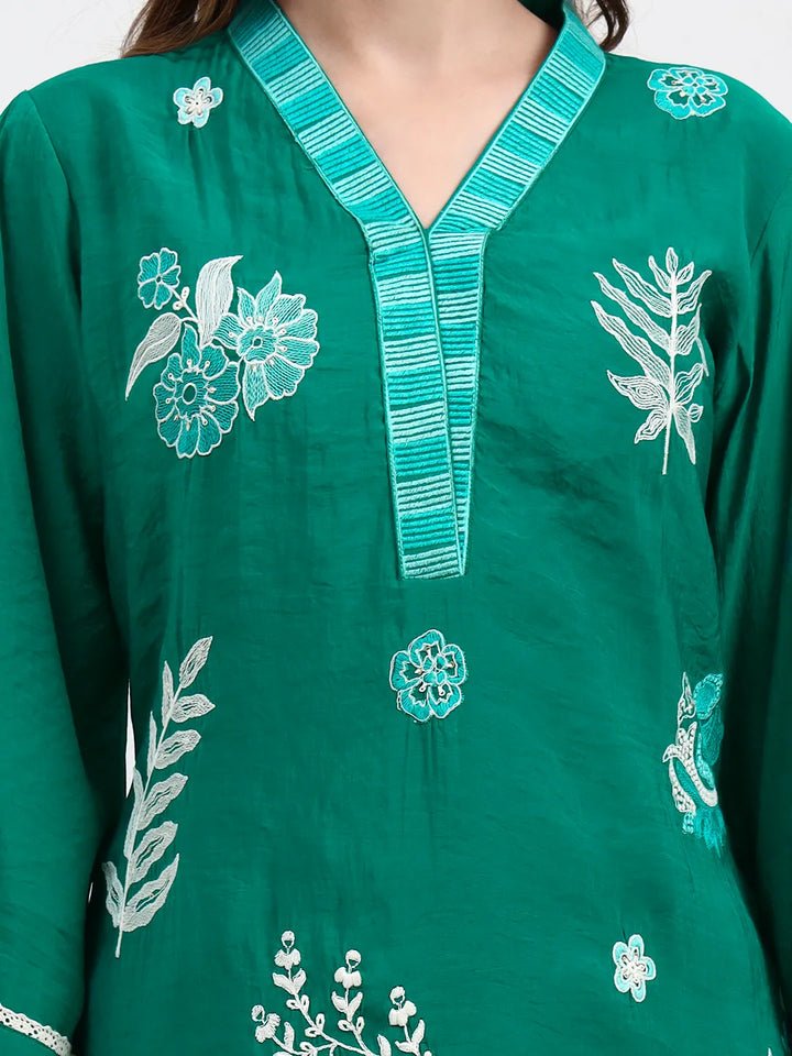 Green Mul Chanderi Thread Work Sequins Work Straight Kurta Trouser Dupatta Set