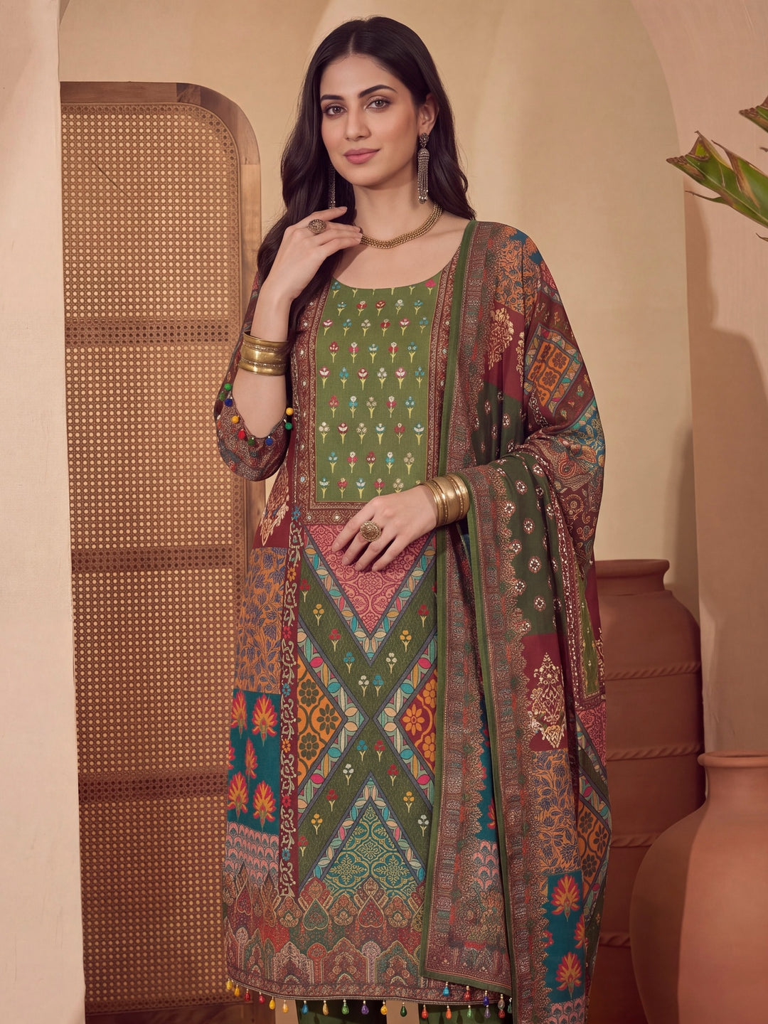 Poly Muslim Green Kurta Dupatta Pant Set