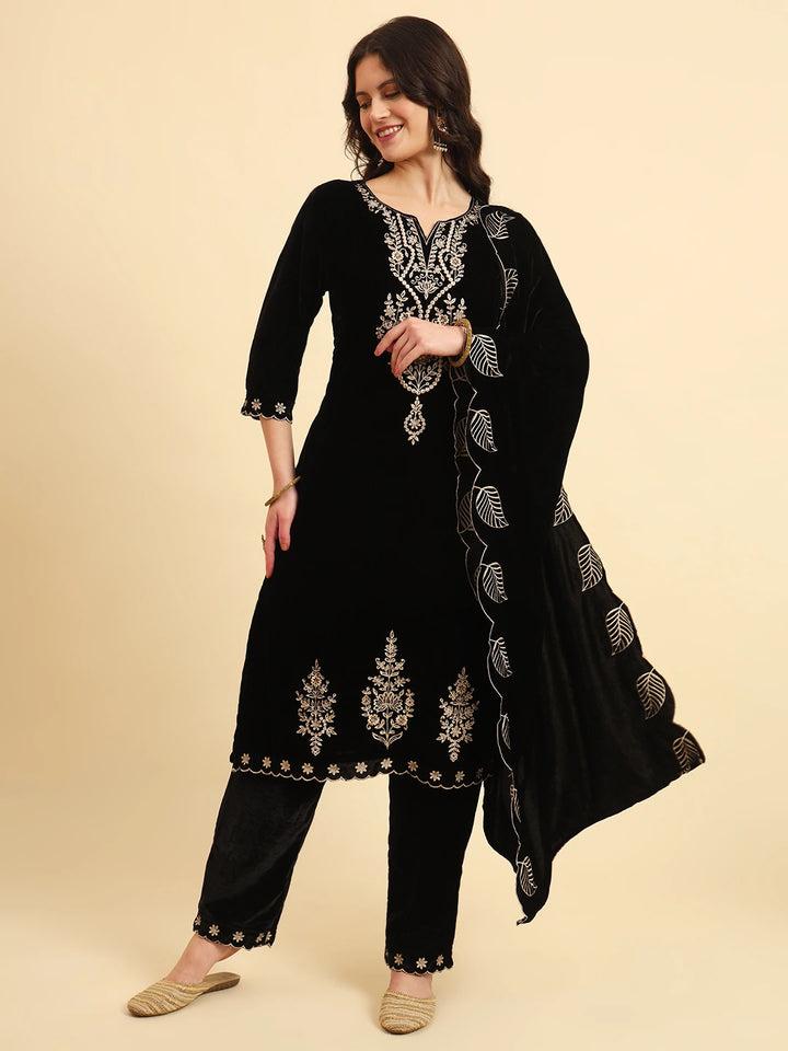 Black Velvet Kurta Dupatta Set With Embroidery