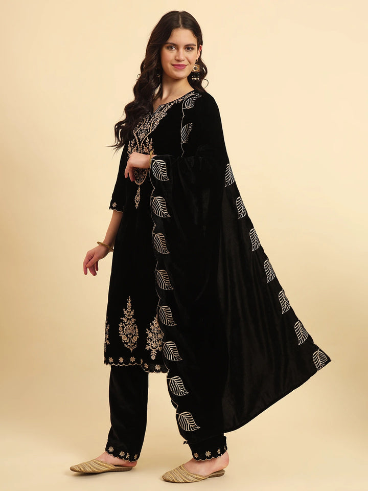 Black Velvet Kurta Dupatta Set With Embroidery