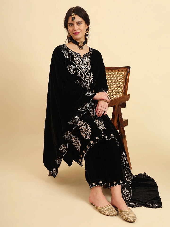 Black Velvet Kurta Dupatta Set With Embroidery