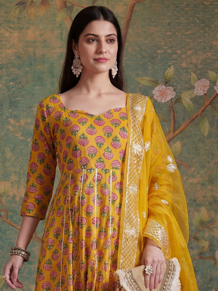 Mustard Cotton Gotta Work Kurta Set With Pant Dupatta