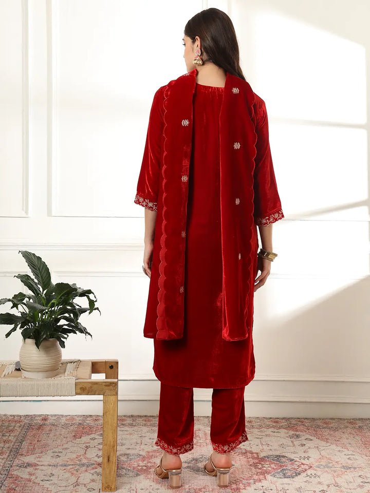 Velvet Maroon Kurta Dupatta Set With Embroidery