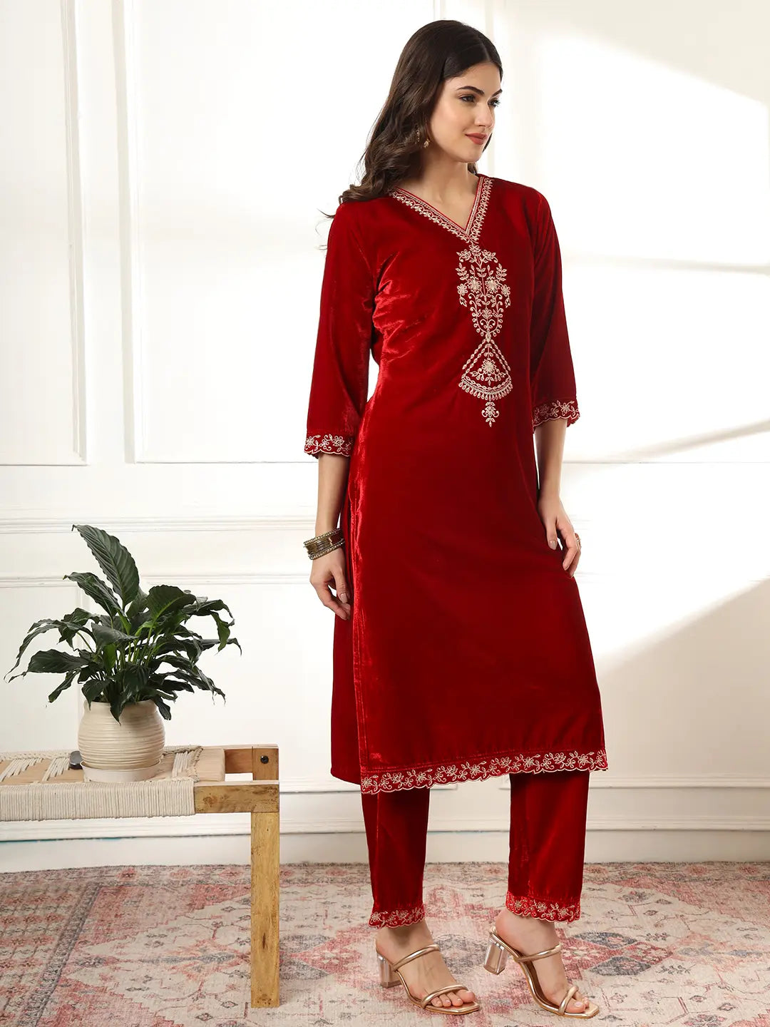 Velvet Maroon Kurta Dupatta Set With Embroidery