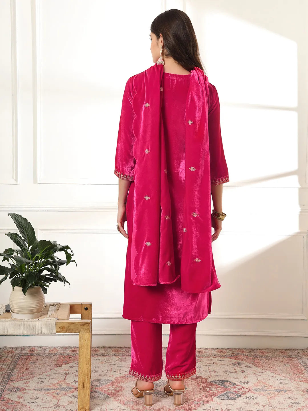 Pink Velvet Kurta Dupatta Set With Embroidery