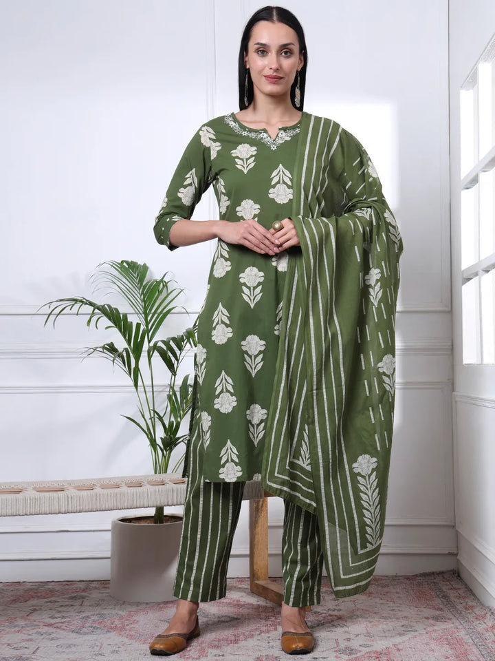 Green Pure Cotton Floral Thread Work Kurta Dupatta Pant Set