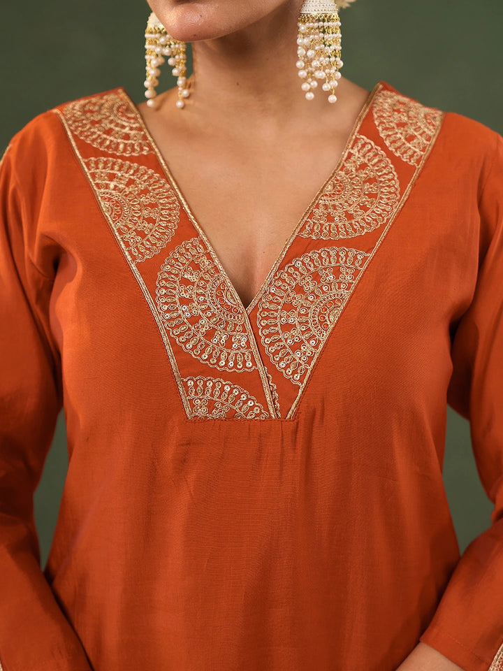 Orange Silk Blend Kurta Set With Embroidery