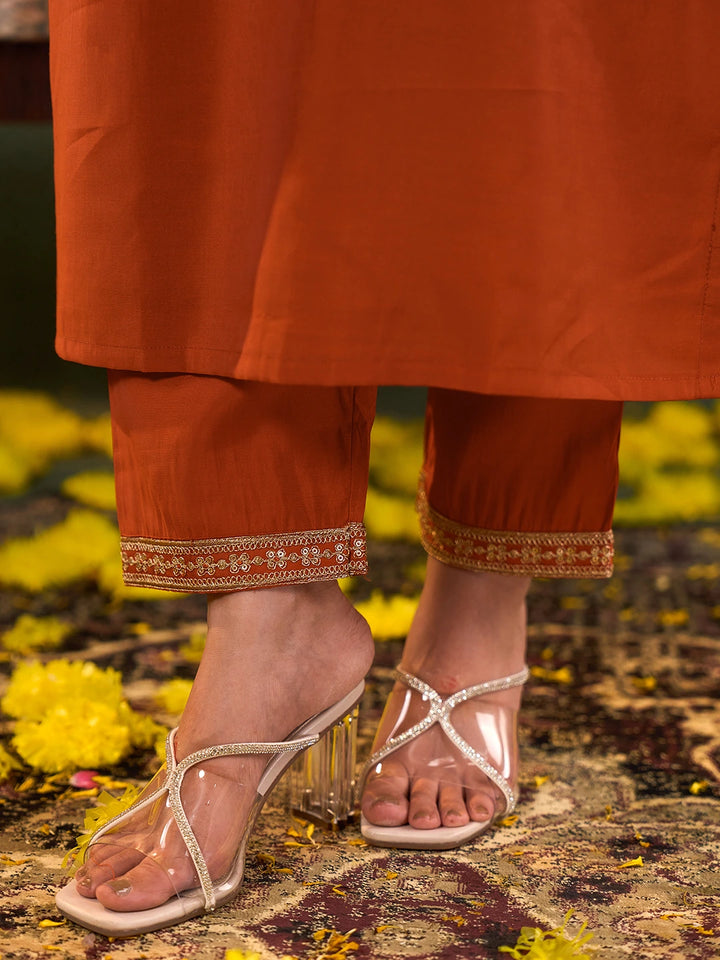 Orange Silk Blend Kurta Set With Embroidery