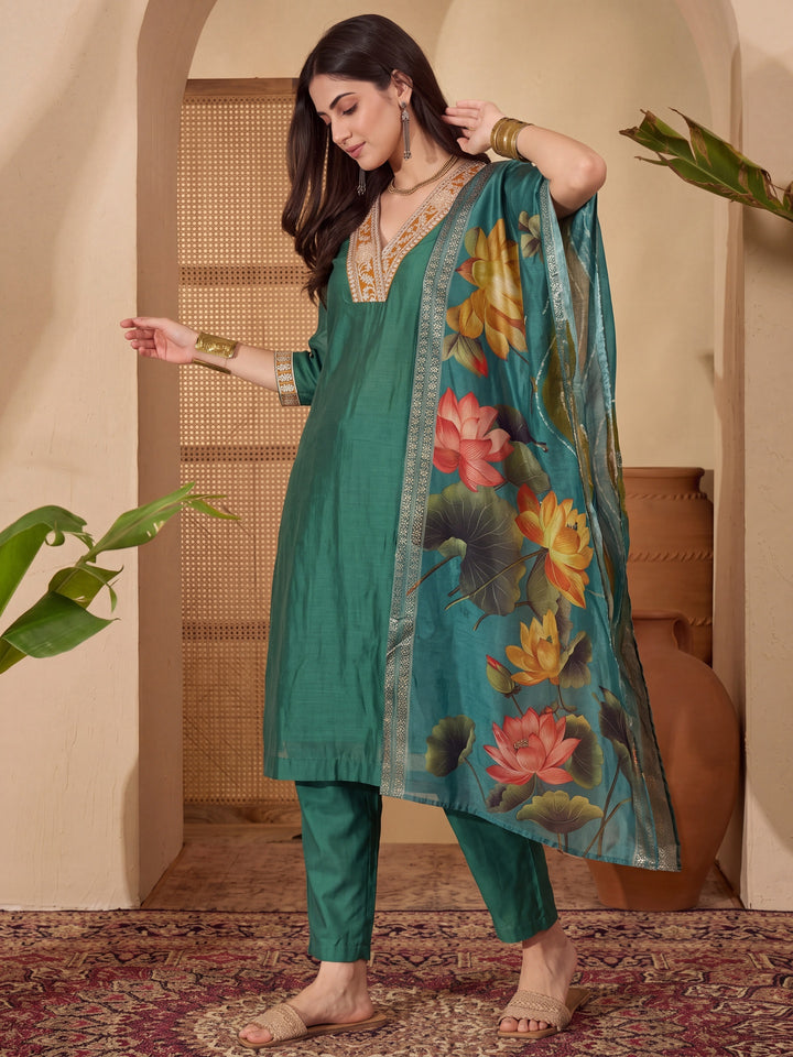 Green Chanderi A-Line Dori-Embroidery Kurta Set With Pant And Dupatta
