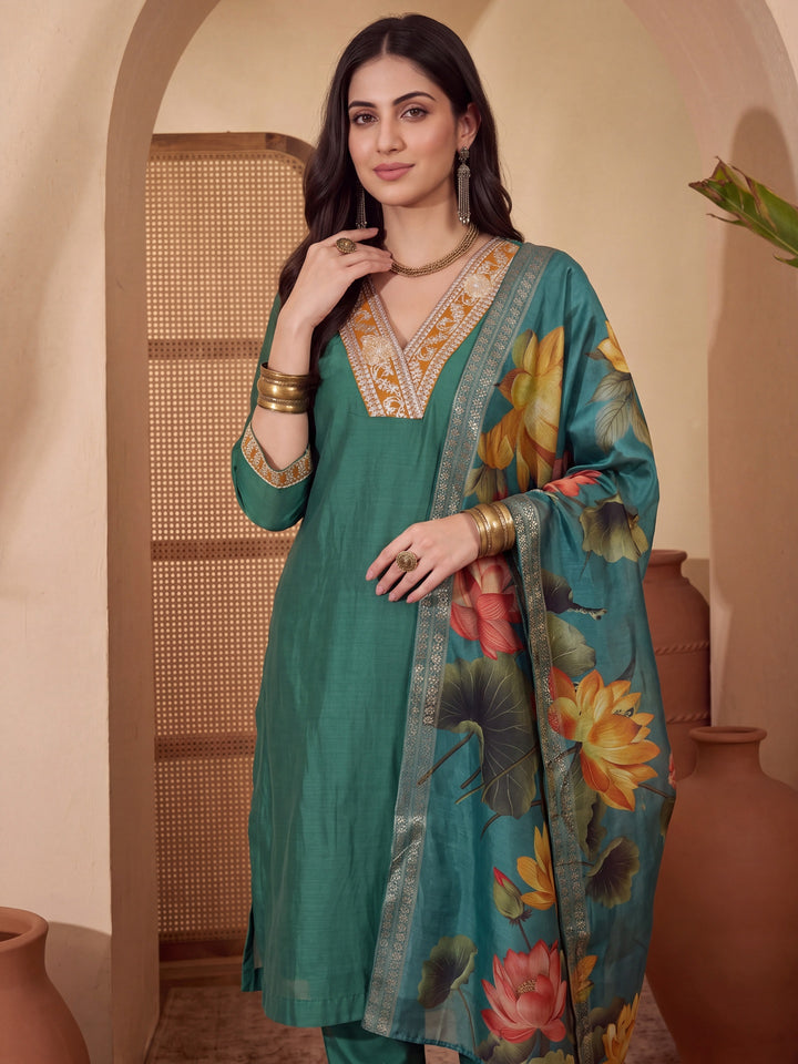 Green Chanderi A-Line Dori-Embroidery Kurta Set With Pant And Dupatta
