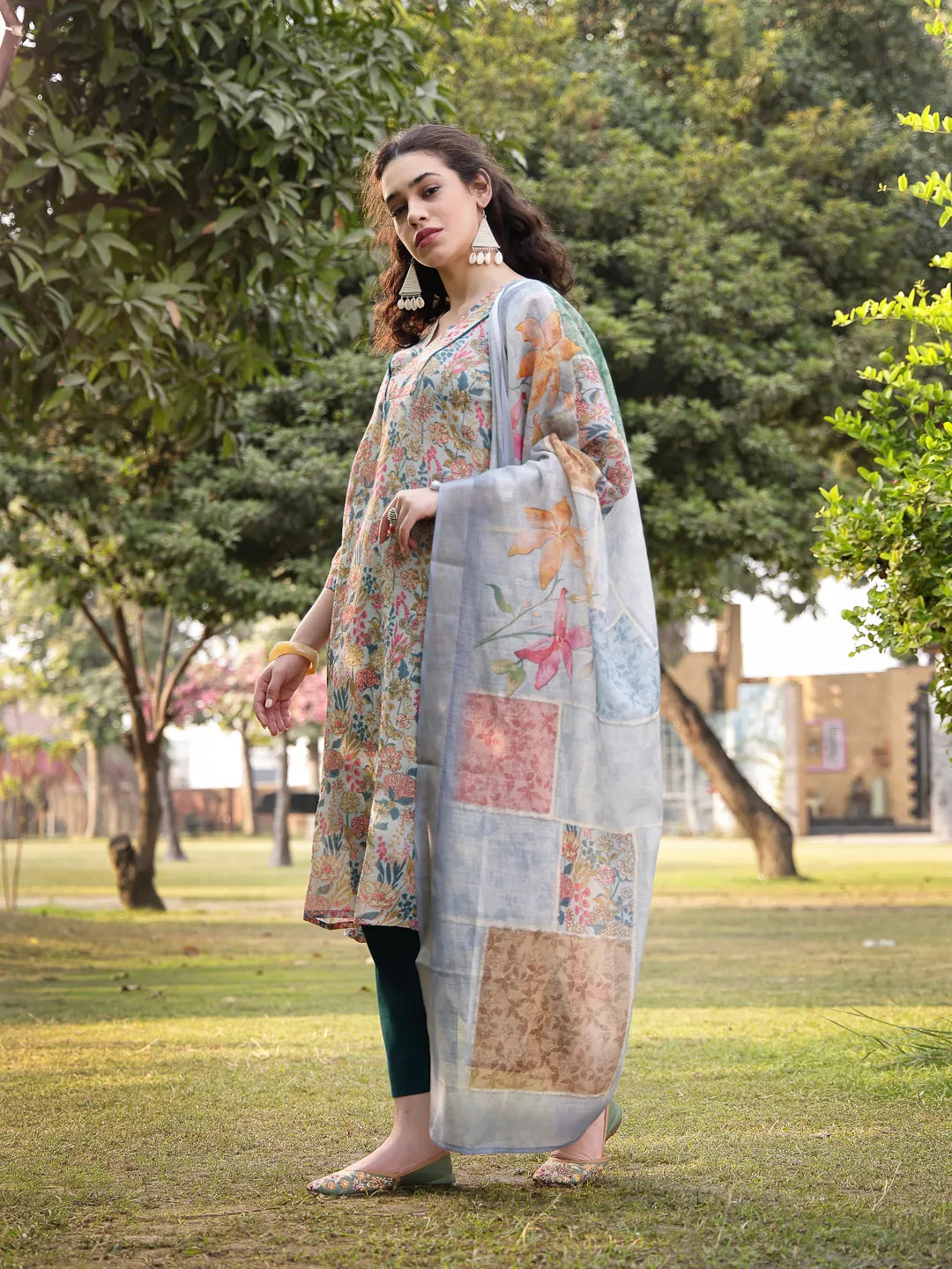 Grey Floral Print Lilen A Line Have A Lining Kurta Trouser Dupatta Set