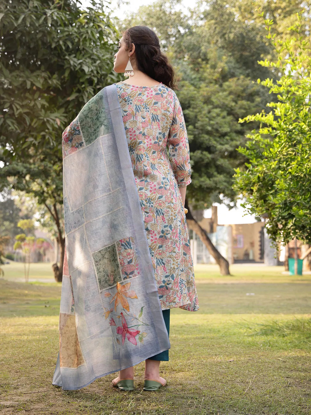 Grey Floral Print Lilen A Line Have A Lining Kurta Trouser Dupatta Set