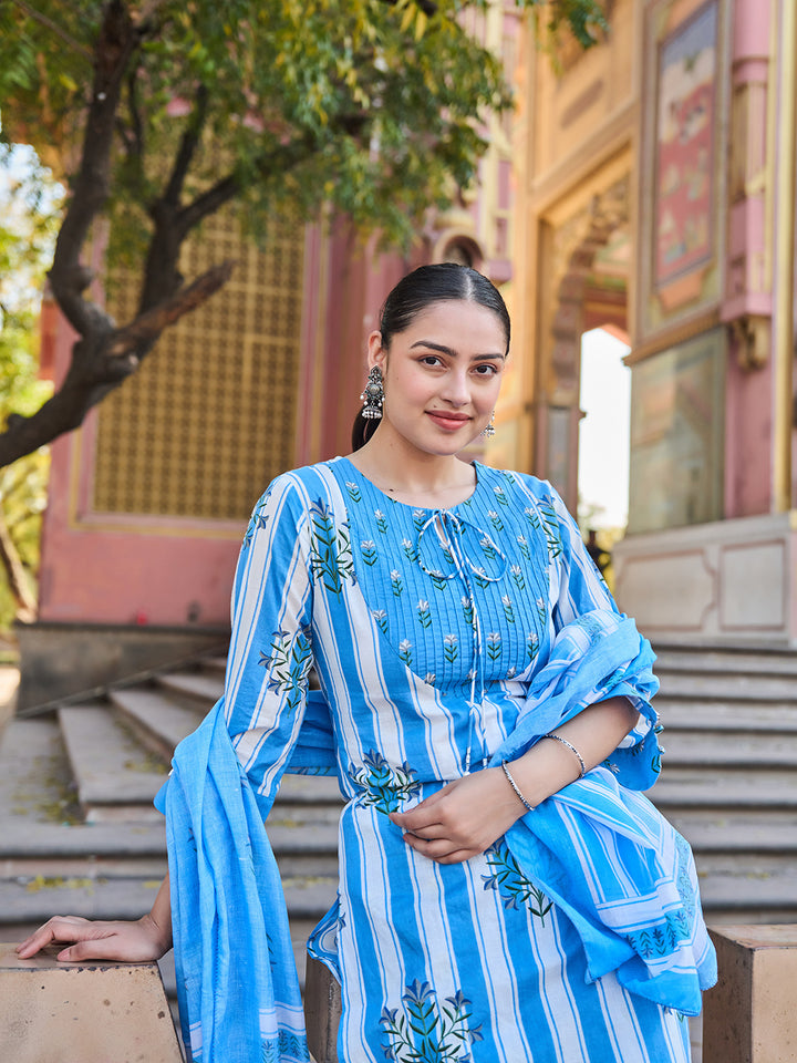 Blue And White Floral-Printed Yoke With Vertical Pintuck Detailing Kurta Trouser Dupatta Set