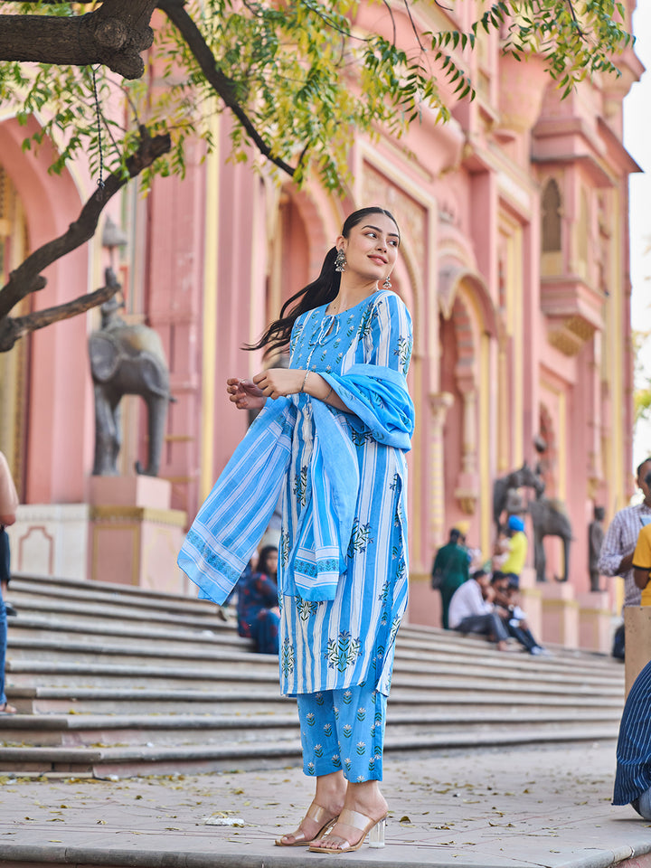 Blue And White Floral-Printed Yoke With Vertical Pintuck Detailing Kurta Trouser Dupatta Set