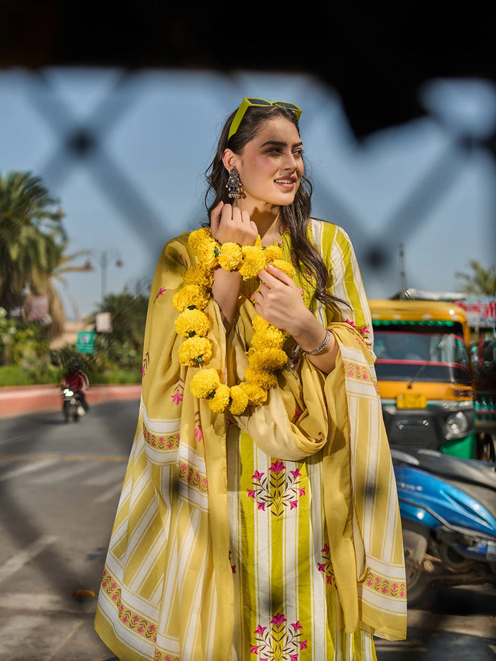 Yellow And White Floral-Printed Yoke With Vertical Pintuck Detailing Kurta Trouser Dupatta Set