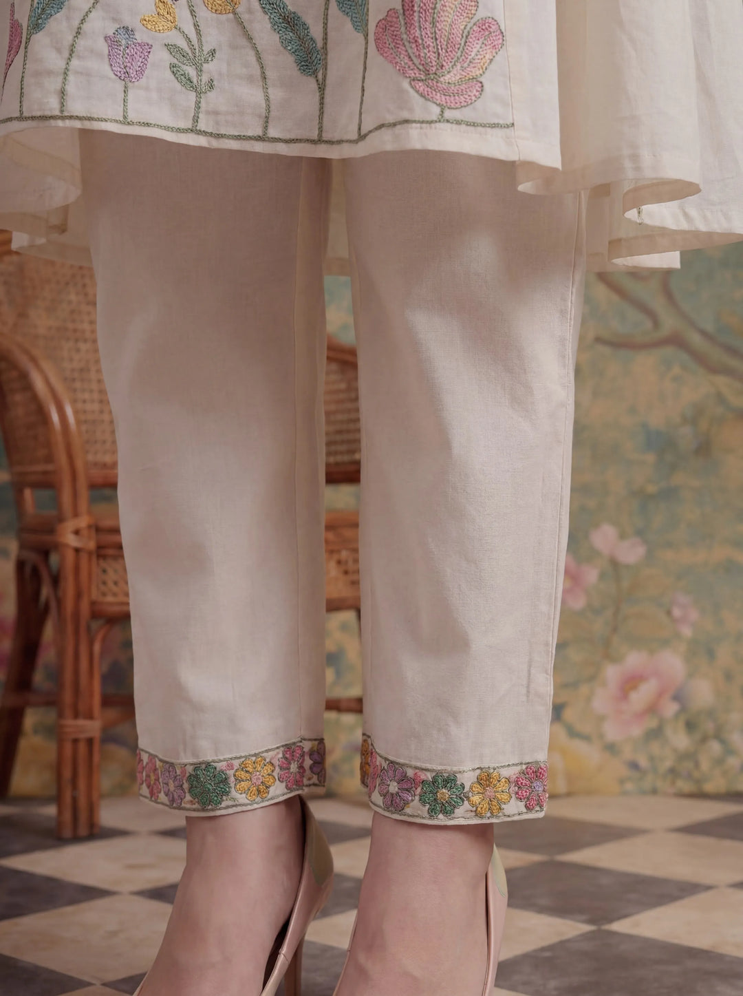 White Cotton Embroidered Have A Linin Kurta Pant Dupatta Set