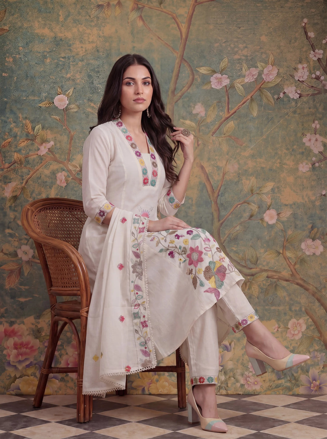 White Cotton Thared Work Sequins Work Have A Linin Kurta Pant Dupatta Set