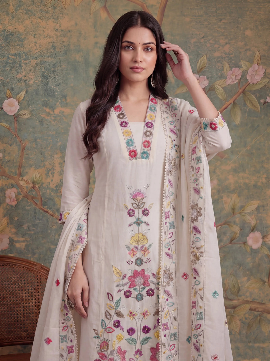 White Cotton Thared Work Sequins Work Have A Linin Kurta Pant Dupatta Set