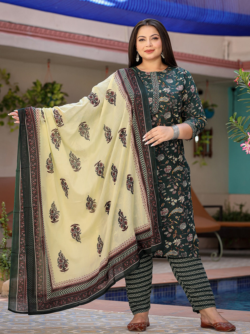 Plus Size Floral Printed Pure Cotton Straight Kurta & Trousers With Dupatta