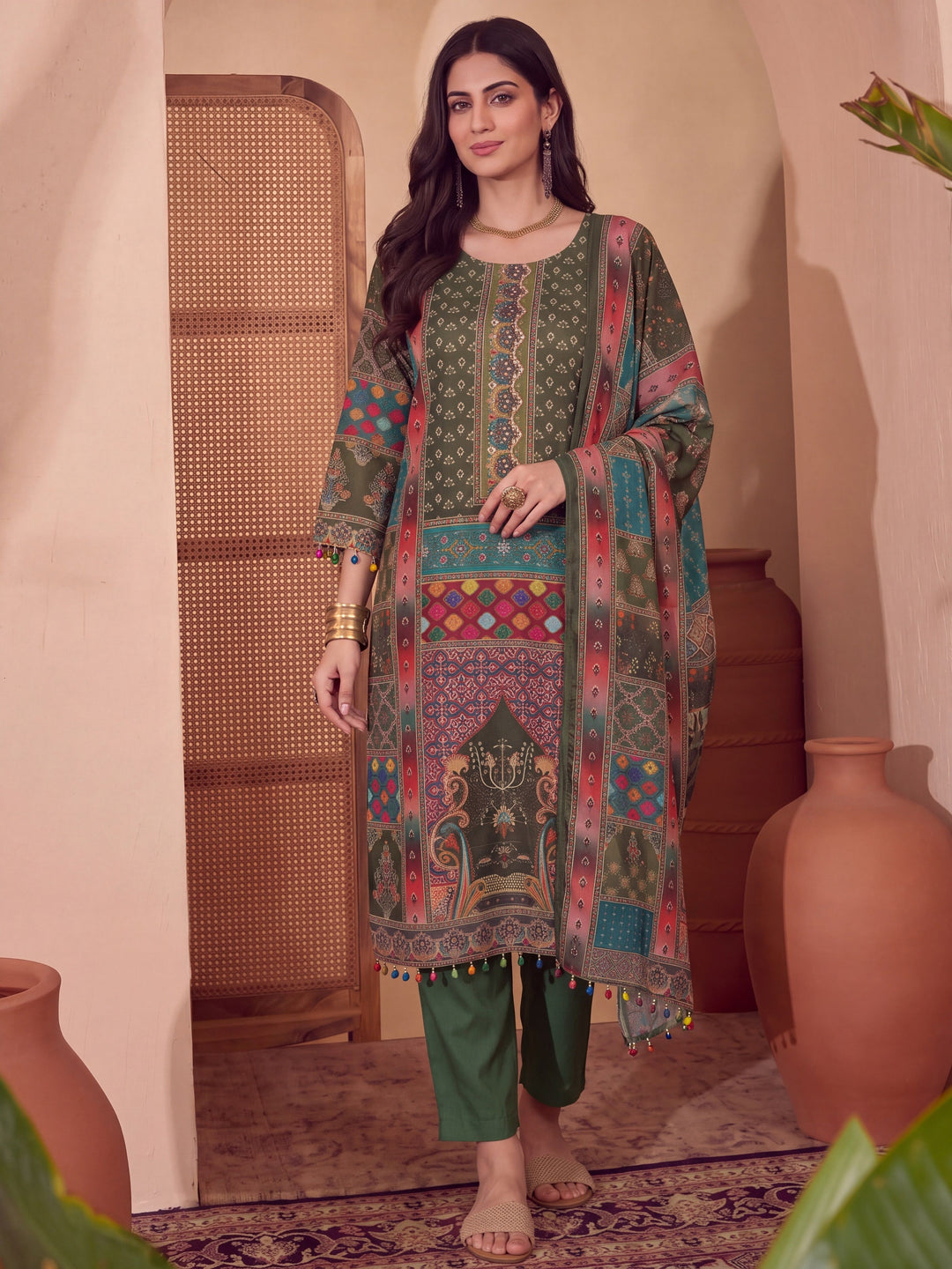 Poly Muslim Green Kurta Dupatta Pant Set