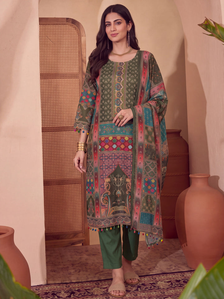 Poly Muslim Green Kurta Dupatta Pant Set