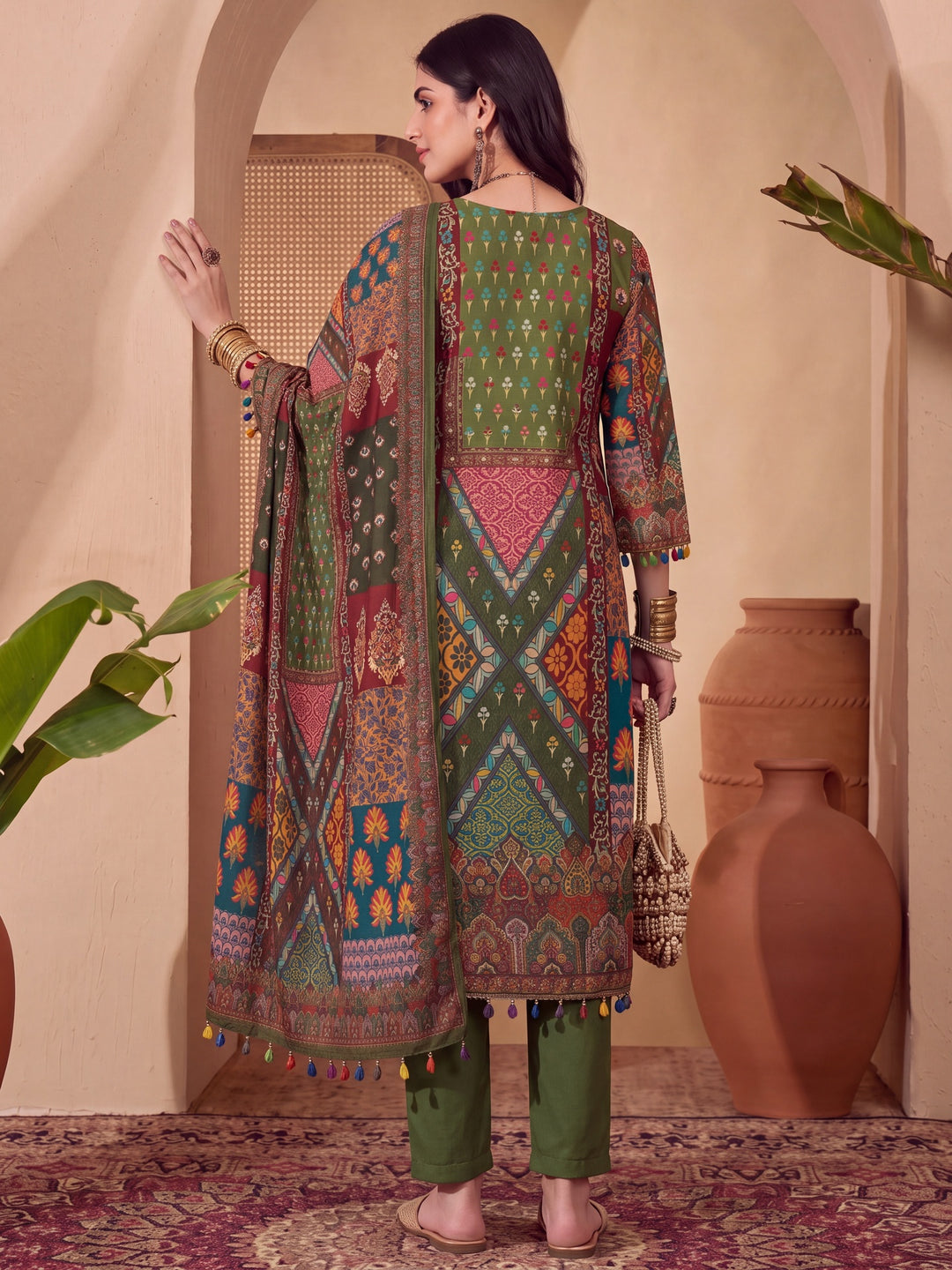 Poly Muslim Green Kurta Dupatta Pant Set
