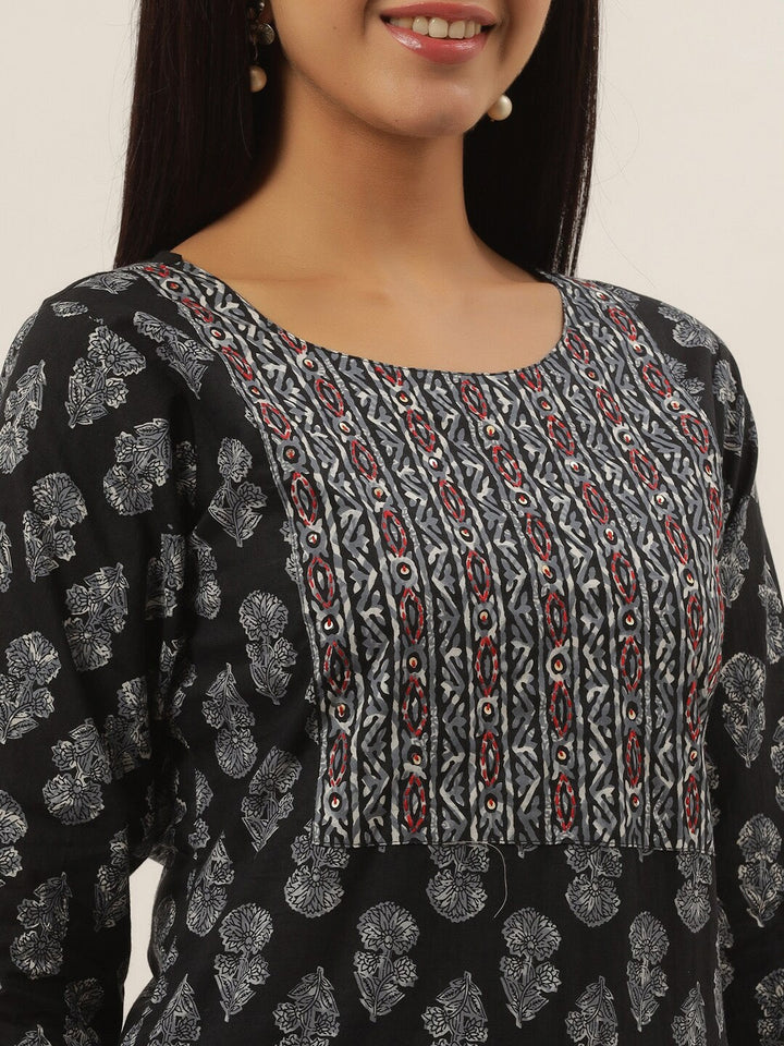 Black Ethnic Motifs Cotton Kurta Set-Yufta Store-6201SETBKS