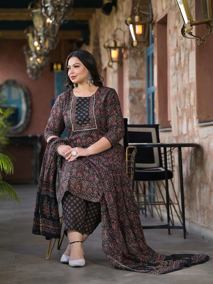 Black & Red Floral Print Straight Plus size Kurta Trouser And Dupatta Set-Yufta Store-1182PSKDMLT3XL