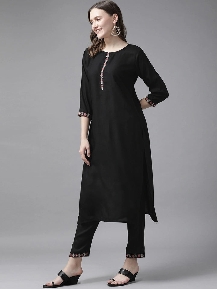 Black Solid Kurta Set with Digital Printed Dupatta-Yufta Store-9399SKDBKS