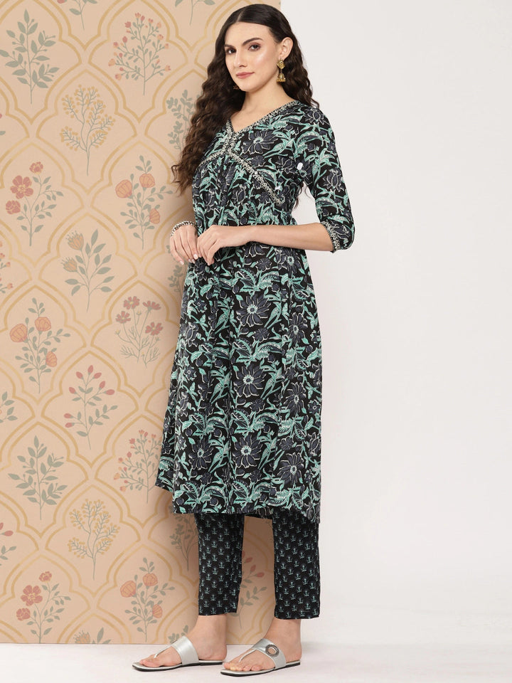 Black Women Floral Embroidered Regular Pure Cotton Kurta with Trousers & With Dupatta-Yufta Store-1252SKDBKS