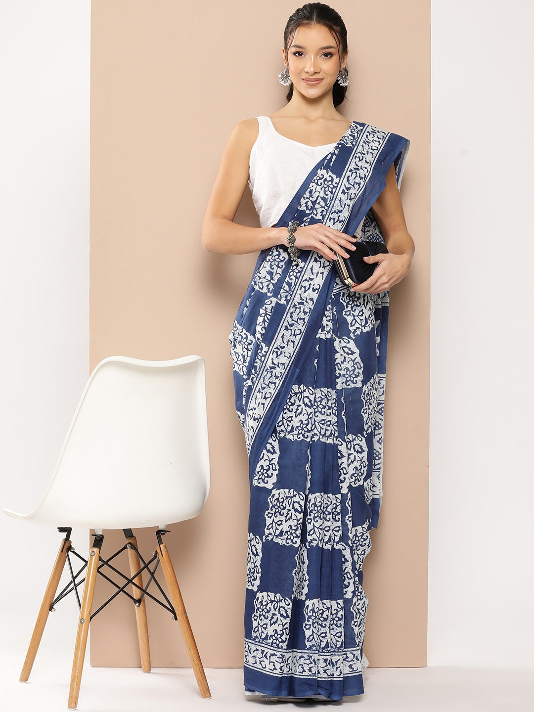 Blue Ethnic motifs Mulmul Cotton Sarees With Unstitched Blouse