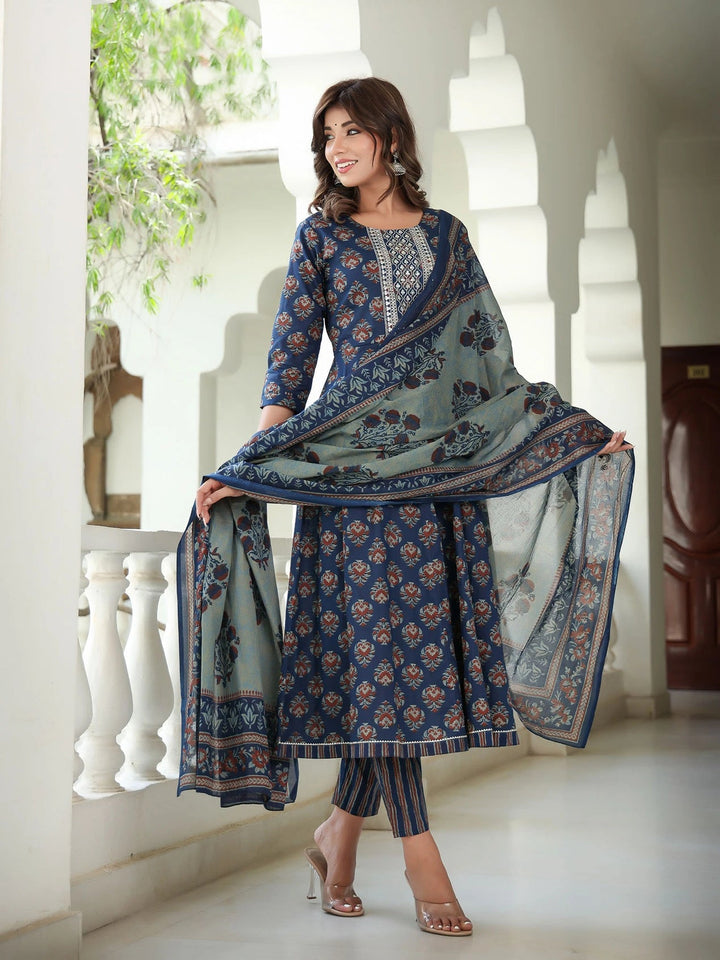 Ethnic Motifs Printed Sequinned Pure Cotton Kurta with Trousers & Dupatta