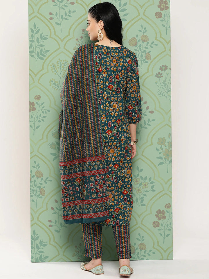Floral Embroidered Regular Sequined Pure Cotton Kurta with Trousers & With Dupatta