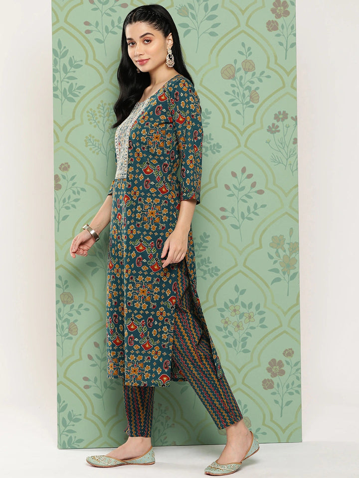 Floral Embroidered Regular Sequined Pure Cotton Kurta with Trousers & With Dupatta