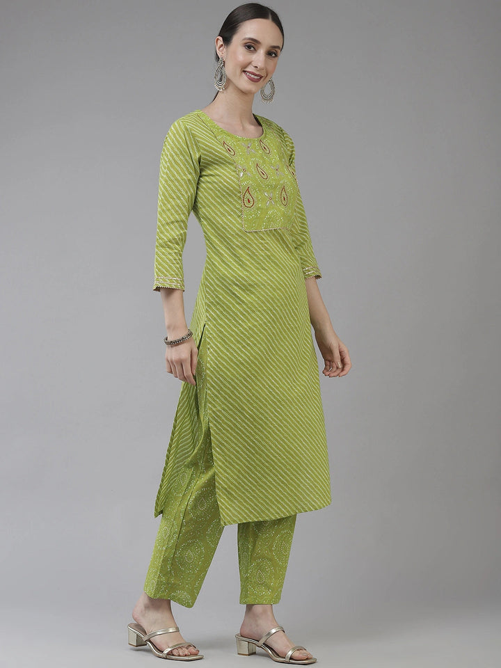 Green Ethnic Motifs Kurta Trouser Set With Dupatta Set-Yufta Store-9813SKDGRS