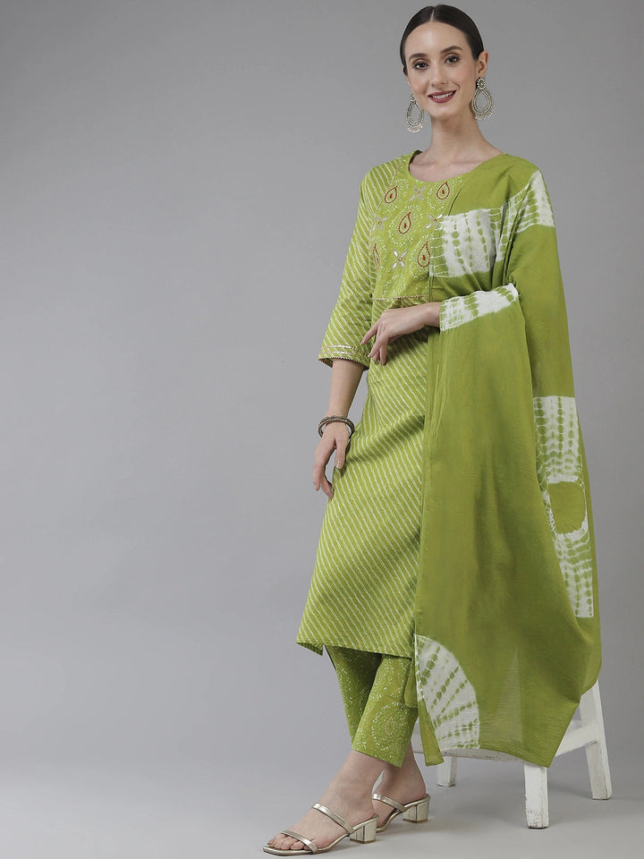 Green Ethnic Motifs Kurta Trouser Set With Dupatta Set-Yufta Store-9813SKDGRS