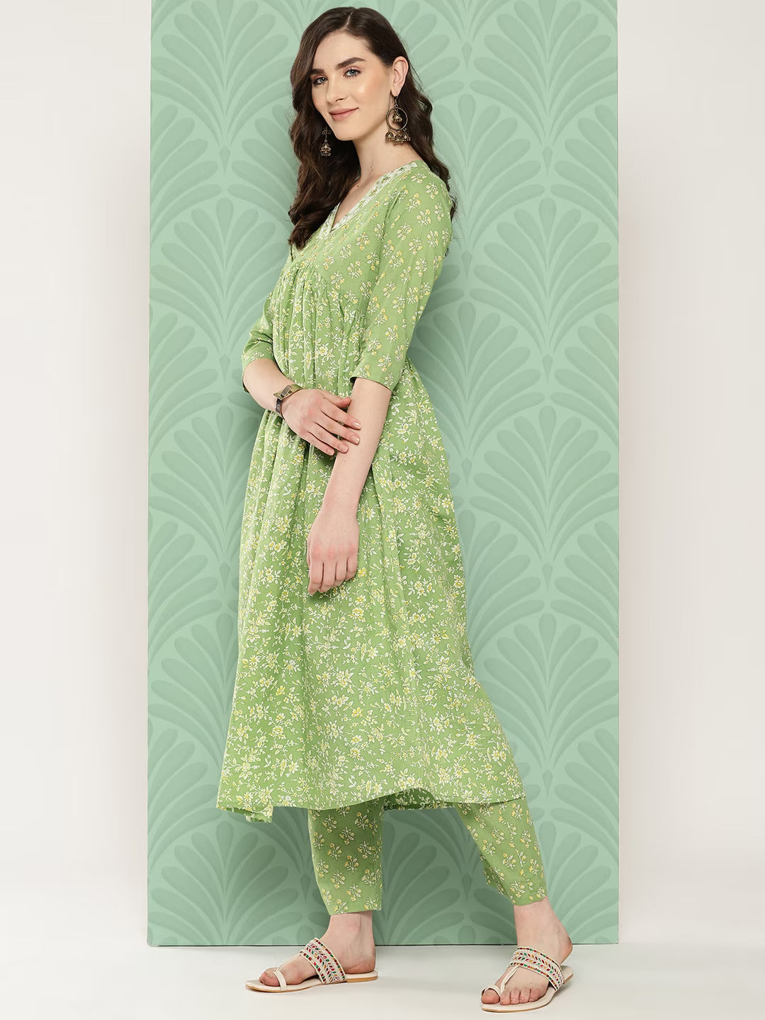 Green Floral Printed Regular Pure Cotton Kurta with Trousers & With Dupatta Set-Yufta Store-1251SKDGRS