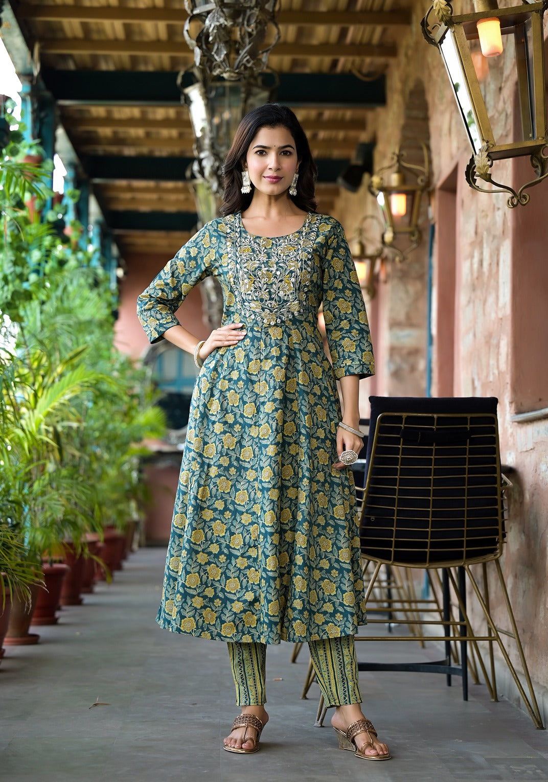 Green Floral Zari_Work Kurta Trouser With Dupatta Set-Yufta Store-1283SKDGRS