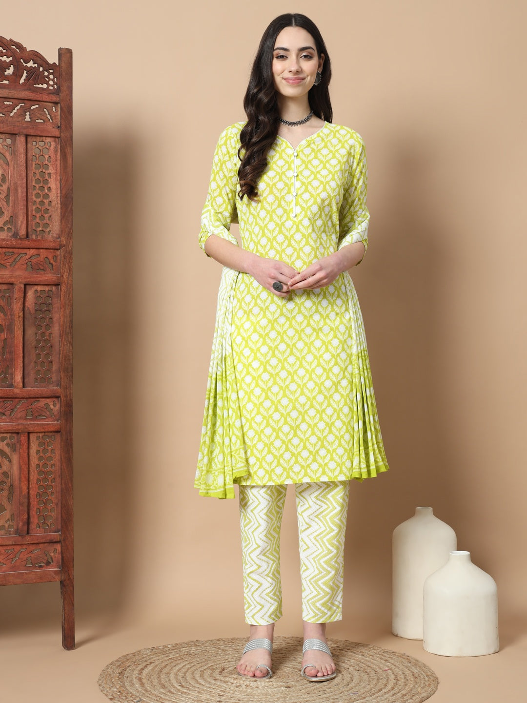 Green Floral,Piping On Yoke Straight Kurta Trouser And Dupatta Set