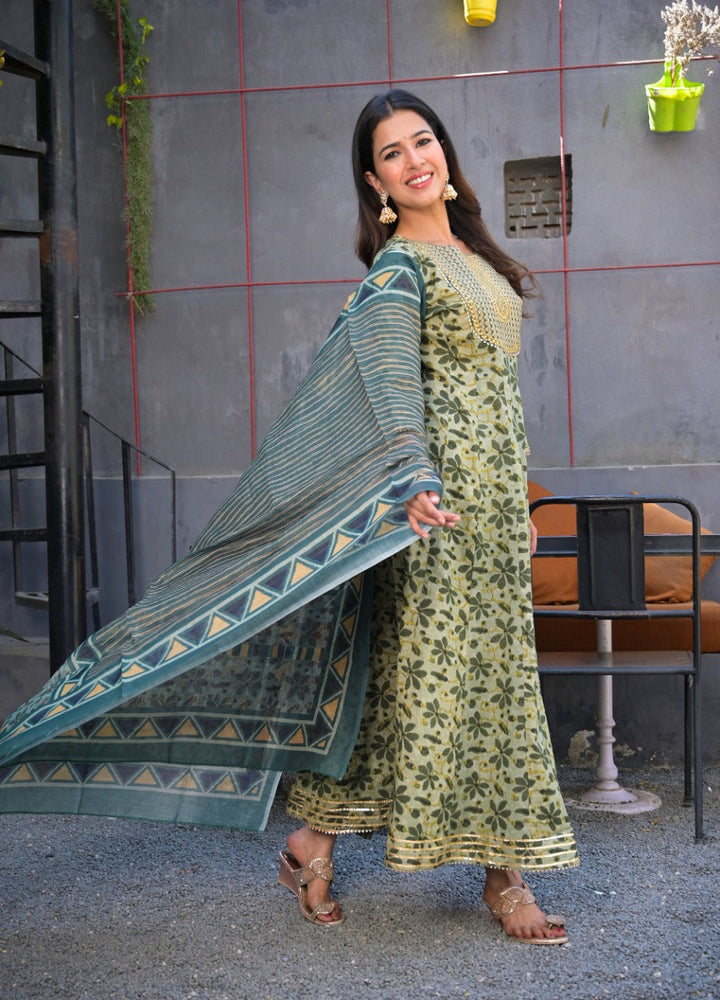 Green Hand block A-Line Dupatta Set-Yufta Store-2325SKDGRM