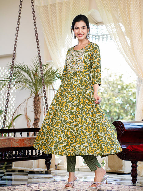 Green Pure Cotton Foli Print Straight Kurta Trouser And Dupatta Set-Yufta Store-1377SKDGRS