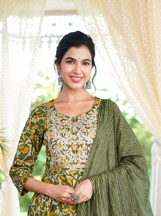 Green Pure Cotton Foli Print Straight Kurta Trouser And Dupatta Set-Yufta Store-1377SKDGRS