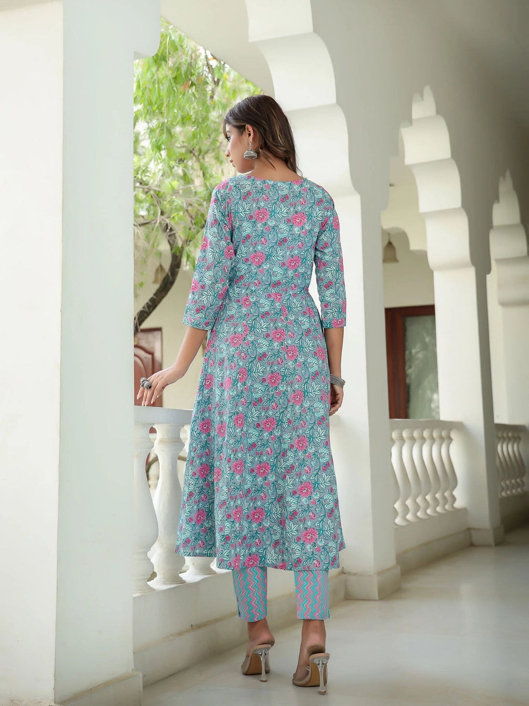 Grey Floral Printed Regular Thread Work Pure Cotton Kurta with Trousers & With Dupatta