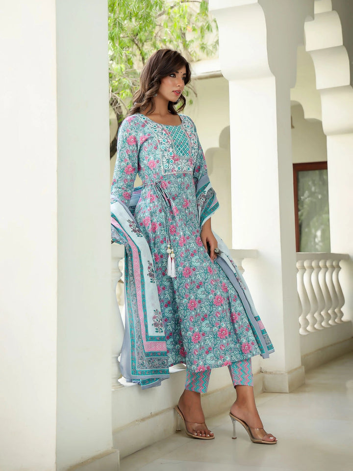 Grey Floral Printed Regular Thread Work Pure Cotton Kurta with Trousers & With Dupatta