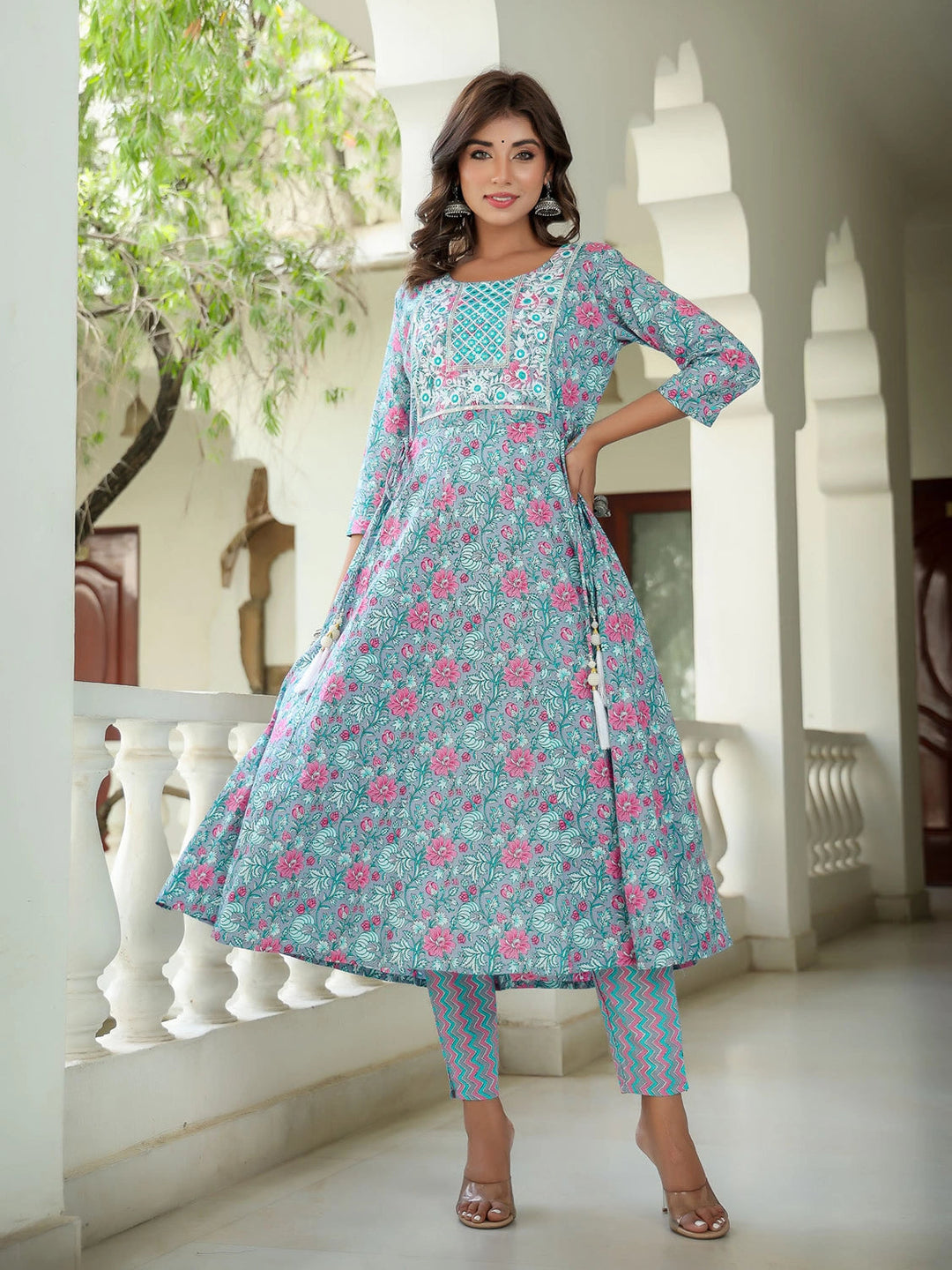 Grey Floral Printed Regular Thread Work Pure Cotton Kurta with Trousers & With Dupatta