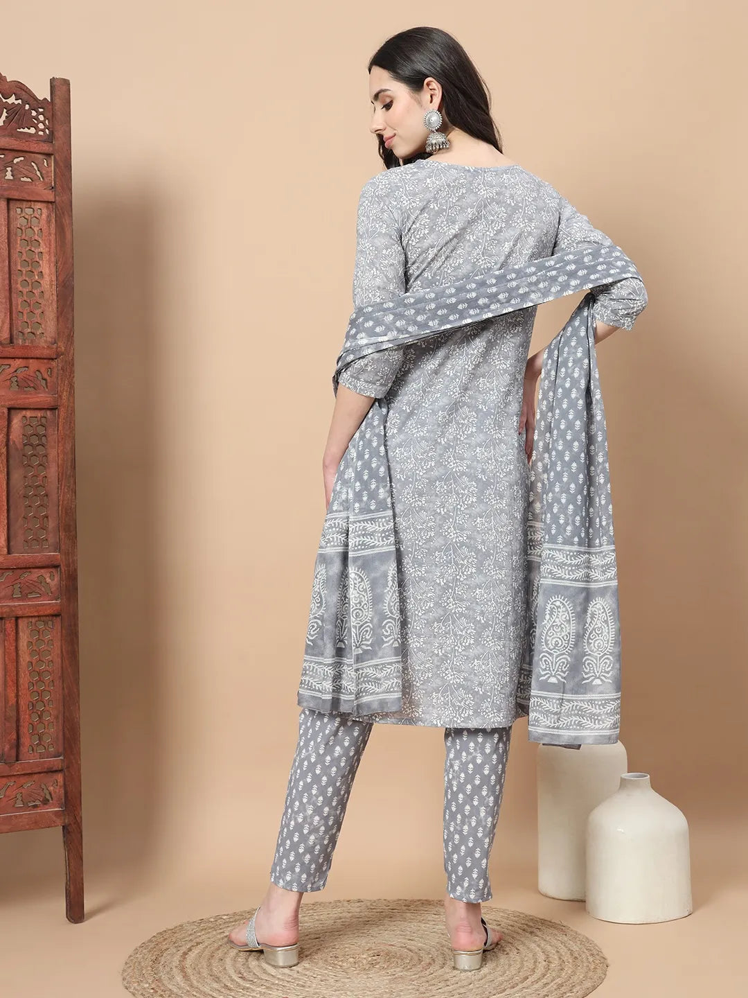 Grey Floral,Thread_Work Straight Kurta Trouser And Dupatta Set-Yufta Store-6814SKDGYS