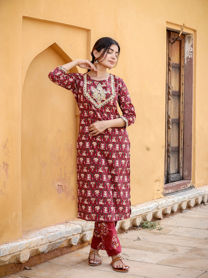 Maroon Ethnic Motifs Printed Kurta Set-Yufta Store-2035SETMRS