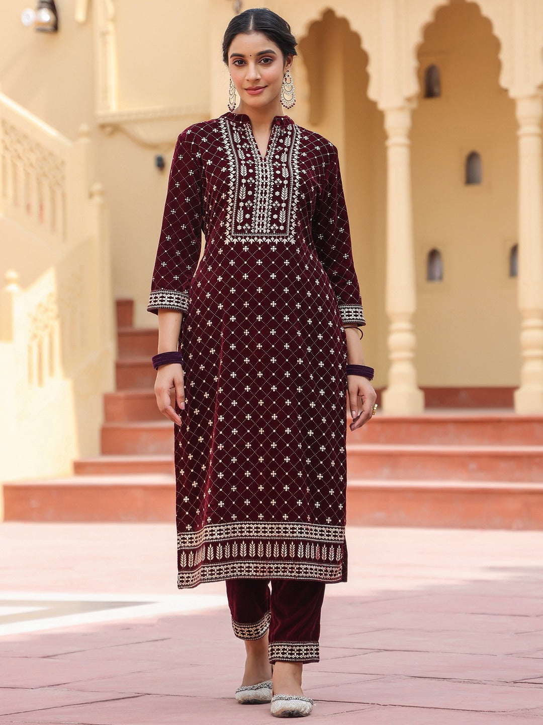 Maroon velvet kurta dupatta set-Yufta Store-1681SKDMRS