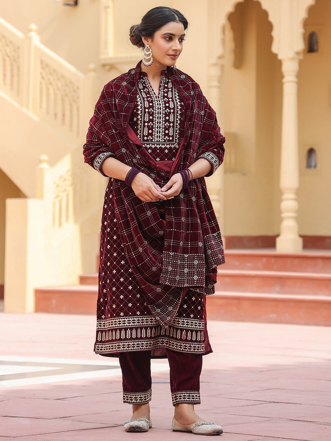 Maroon velvet kurta dupatta set-Yufta Store-1681SKDMRS